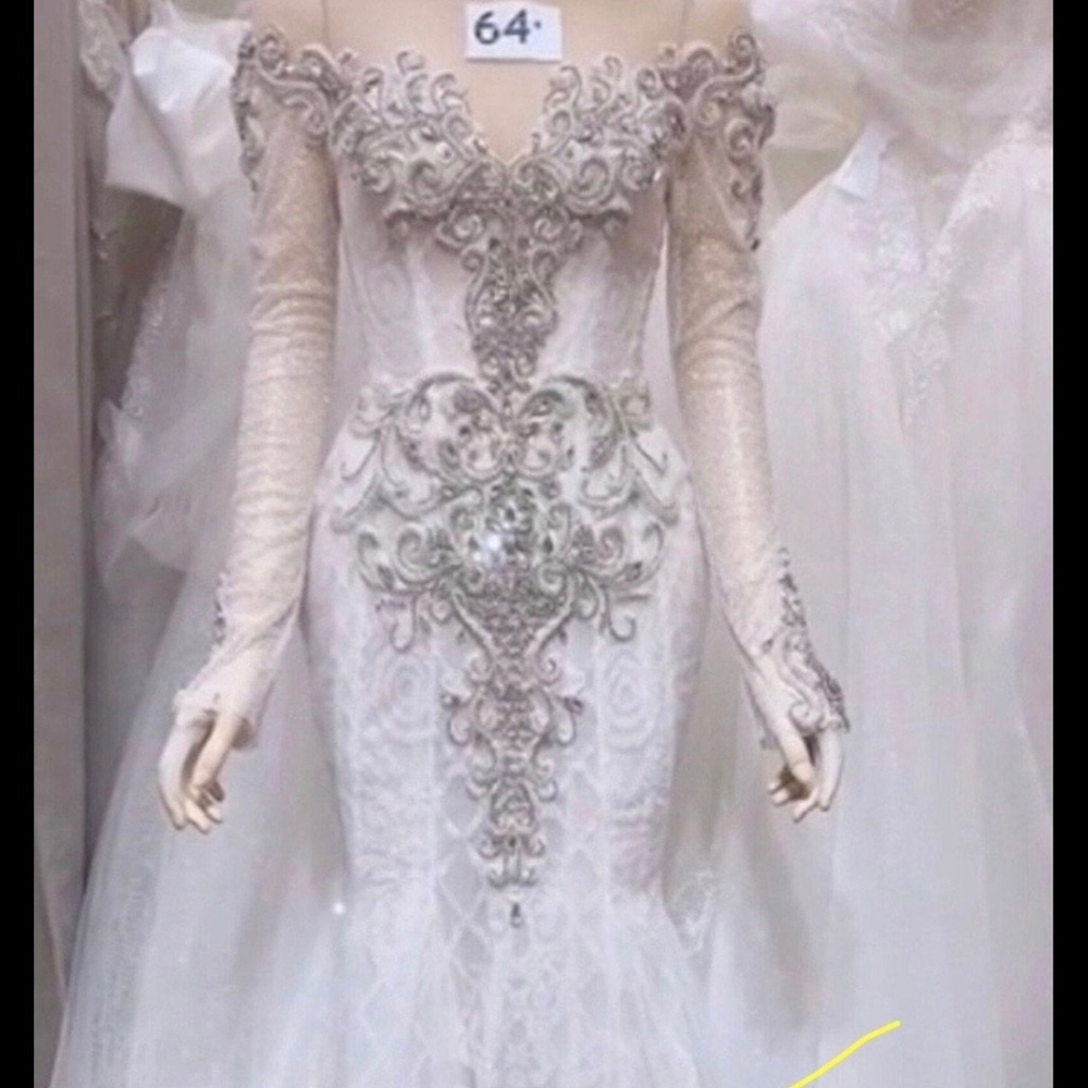 Wedding dress